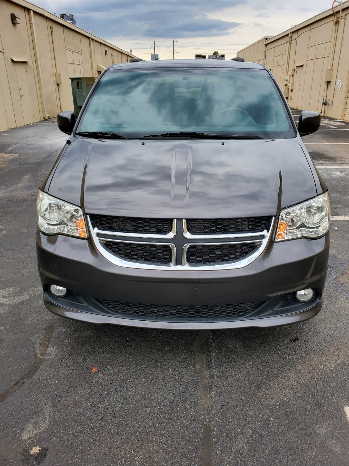 2017 Dodge grand carvan Gt.(rebuilt)