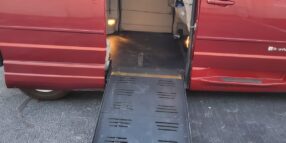 2015 Dodge grand carvan(wheel chair van) (clean)